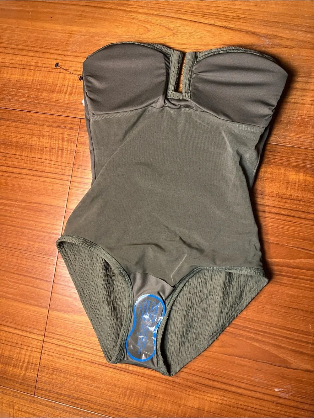 DKNY Convertible U-Wire Bandeau One Piece Swimsuit, Small, Moss Texture - Picture 5 of 11